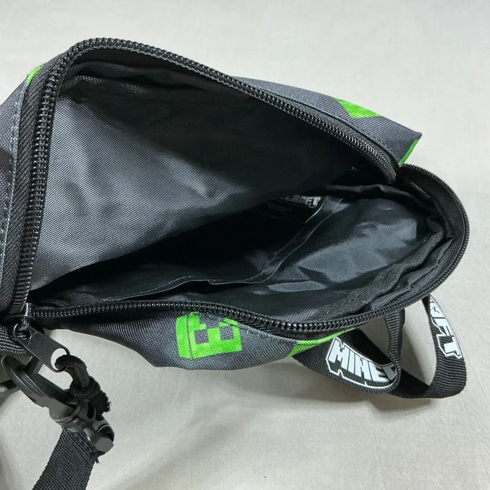 Minecraft Creeper Crossbody Bag Bioworld Green Gray Adjustable Logo Strap NWT